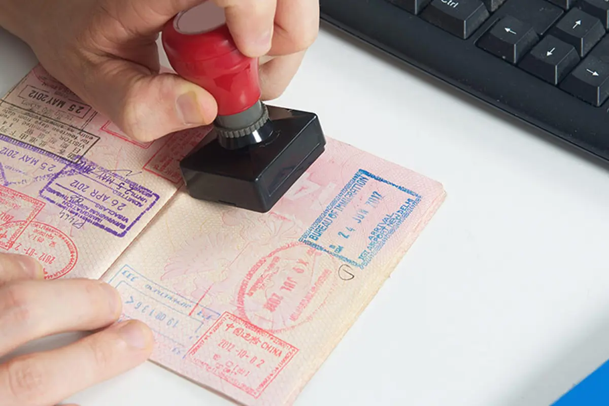 Как подготовить досье для политического убежища